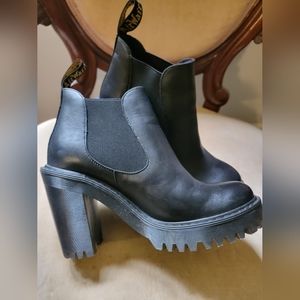 Dr Martens Hursten Heeled Chelsea Boot US 7 Black